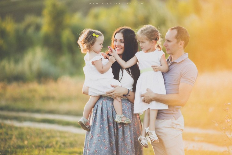 Красивая семья