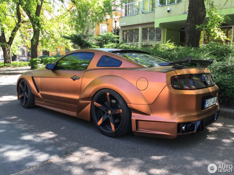 Тюнинговый Мустанг Форд