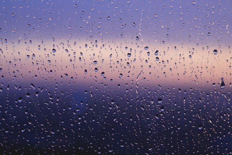 Брызги дождя