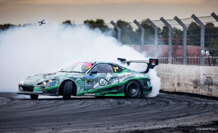 Toyota Supra дрифт