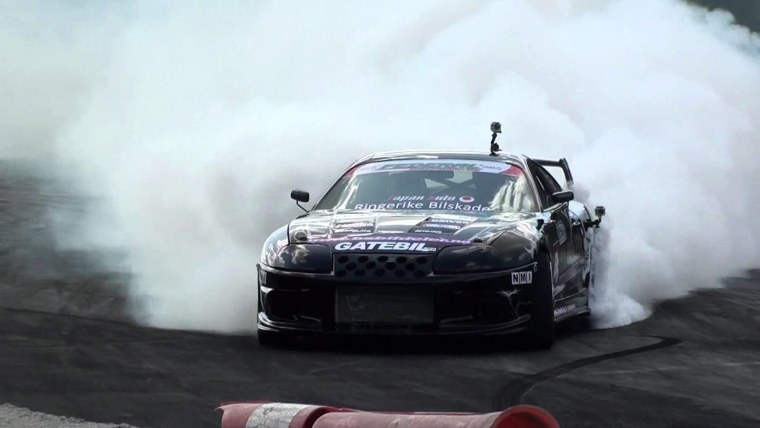 Тойота Супра дрифт