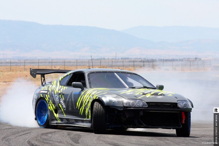 Toyota Supra дрифт