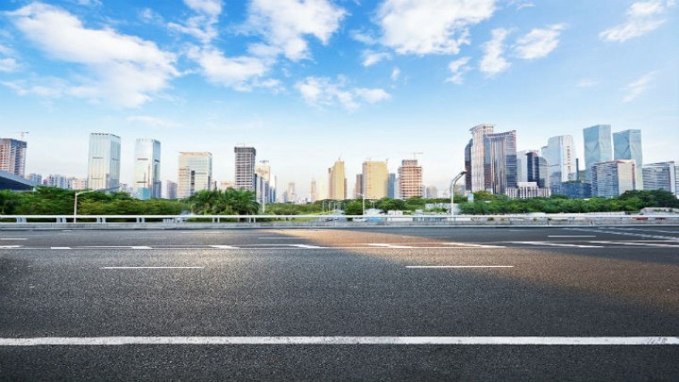 Тротуар с боку