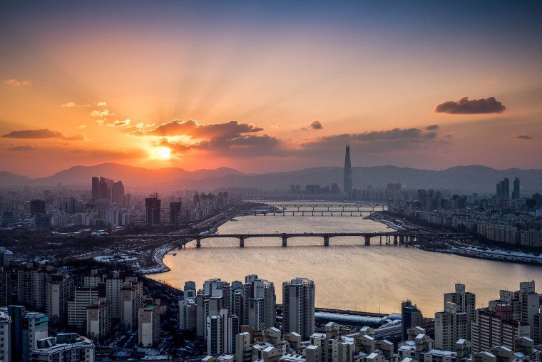 Кёнбоккун Корея дворец весной