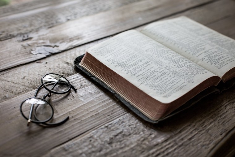 Стол «книга»