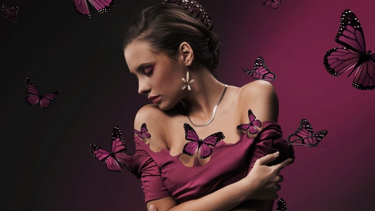 Девушка с красными розами