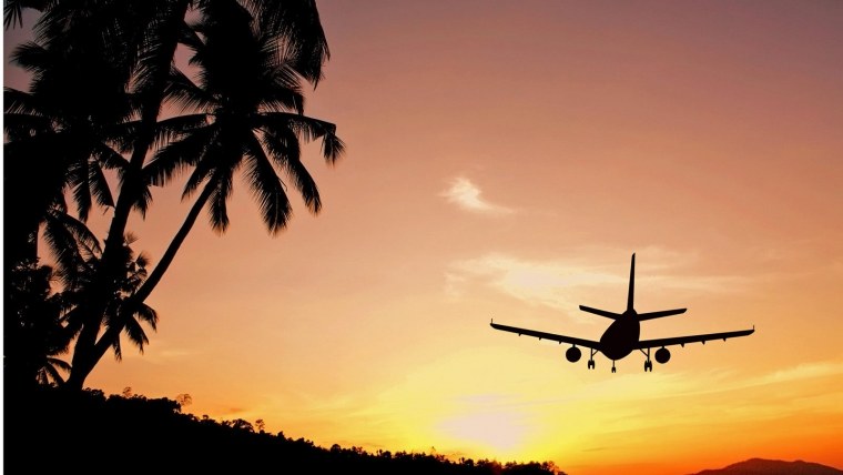 Пальма самолет закат море