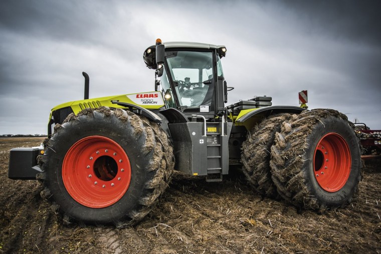 Трактор Axion 850