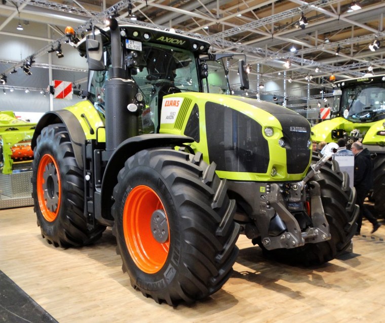 CLAAS Axion 930