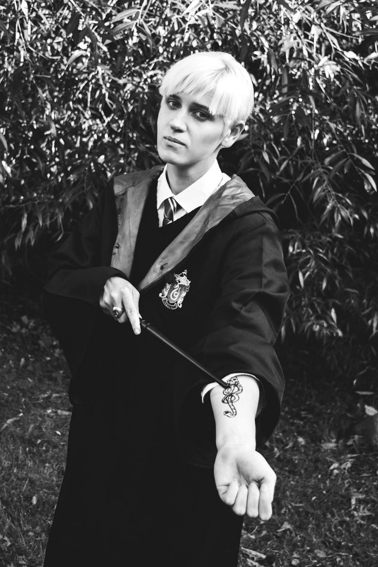 Драко Малфой черно белый