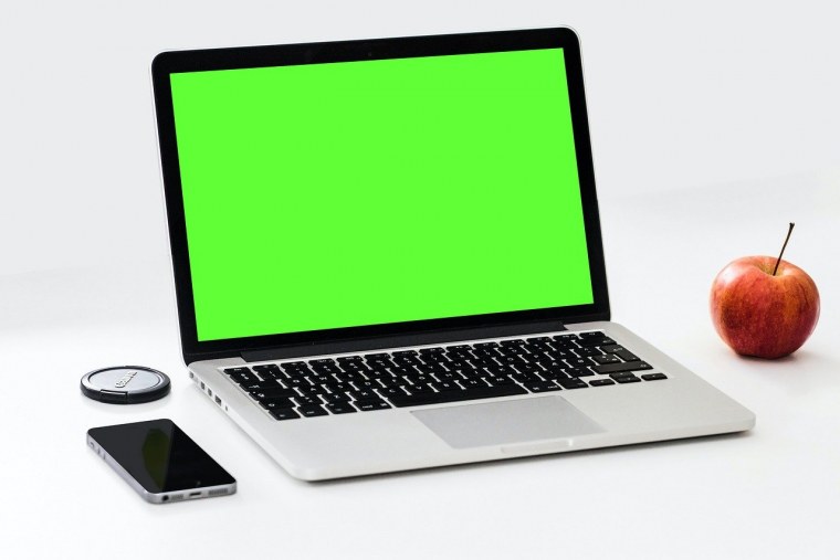 Ноутбук с зеленым экраном