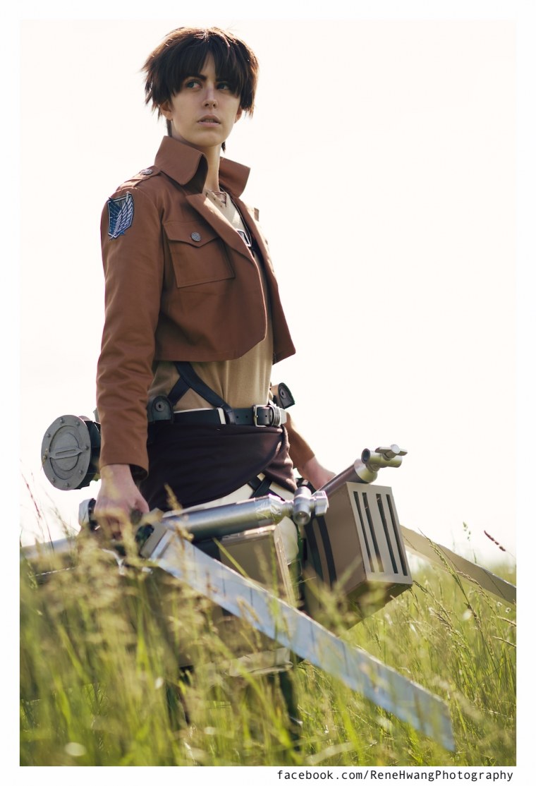 Косплей атака титанов Эрен