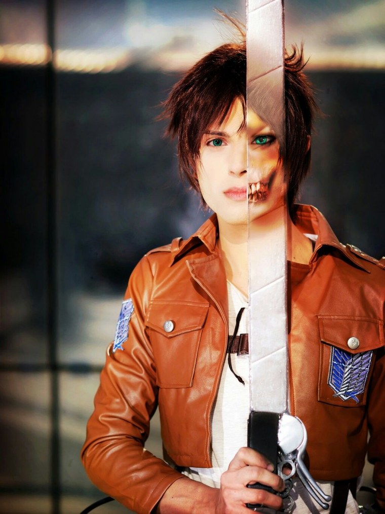 Eren Yeager косплей