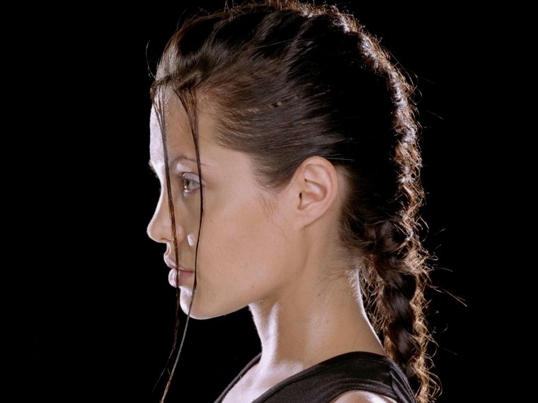 Лара Крофт Анджелина Джоли прическа