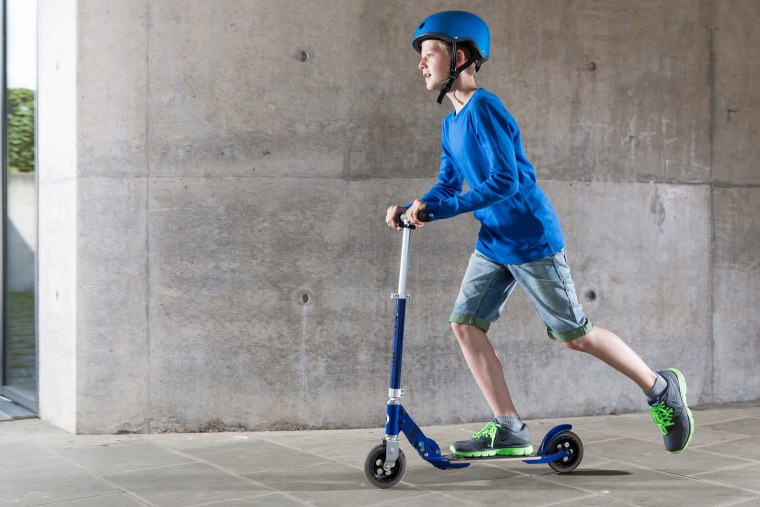 Самокат на улице