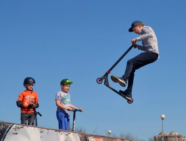 Соревнования на трюковых самокатах