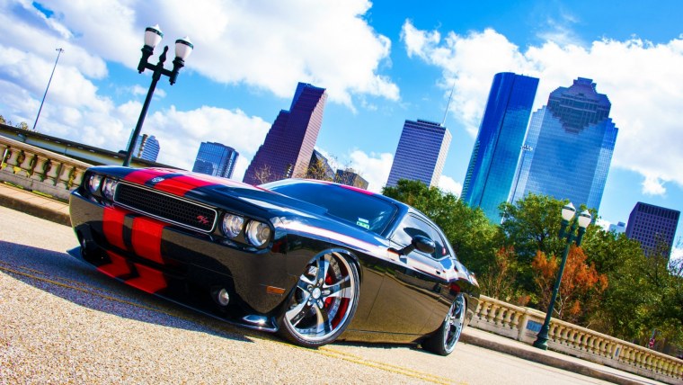 Додж Челленджер 1366 768