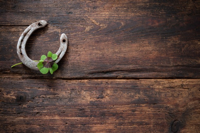 Подкова древняя деревя