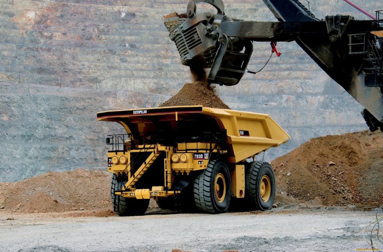 Карьерный самосвал Катерпиллер 45 тонн