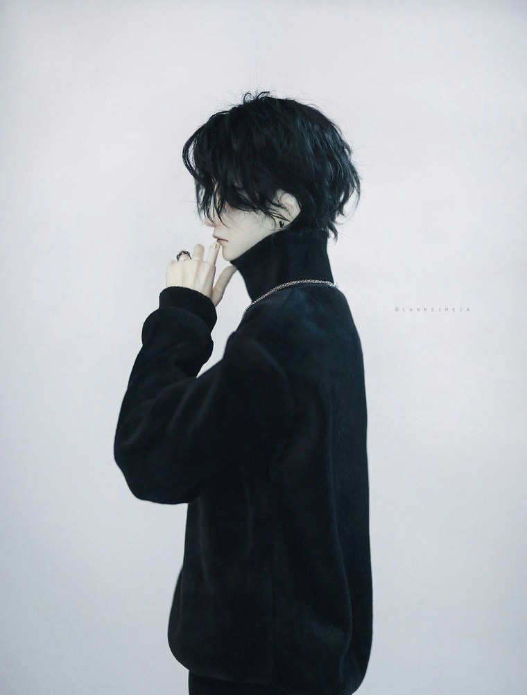 Парень с черными волосами Эстетика