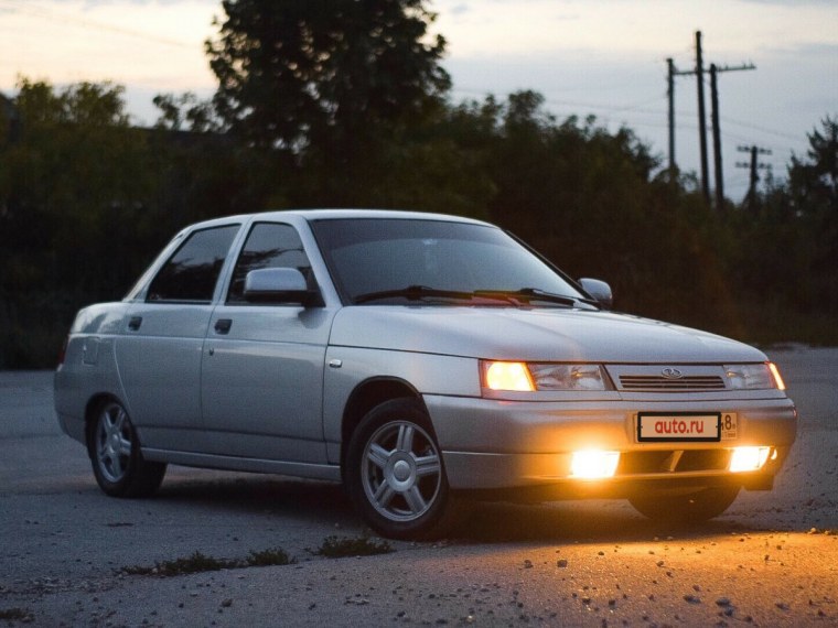 Лада 2110 серебристая