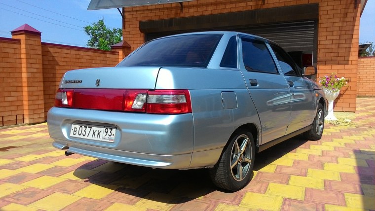 Машина ВАЗ 2110