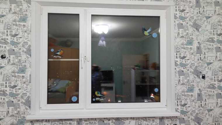 Обои на оконных откосах