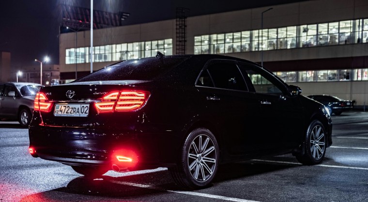 Toyota Camry 55 Night