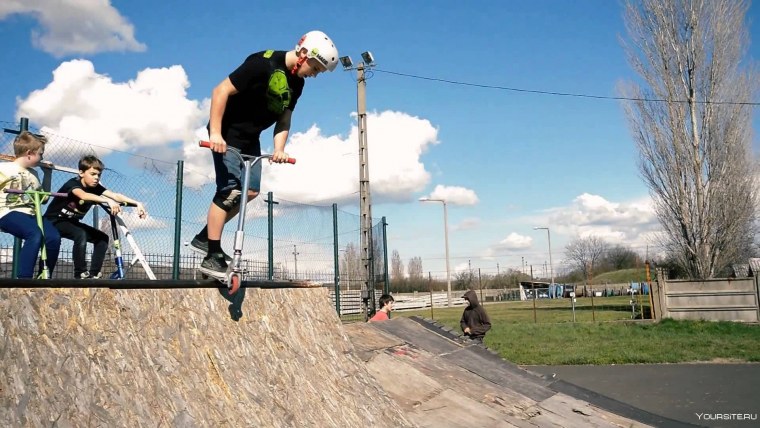 Раян Вильямс самокат