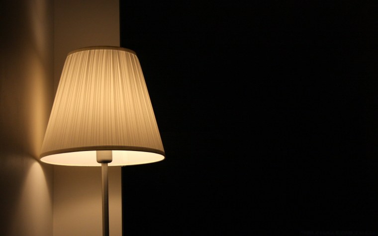 Светильник в темноте