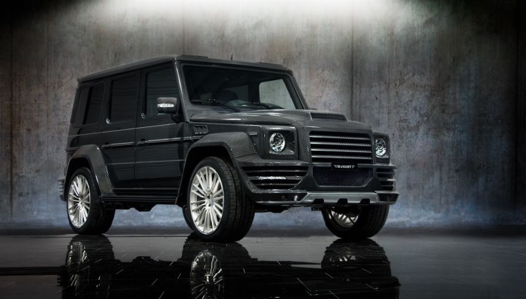 Мерседес черный Гелик на белом фоне