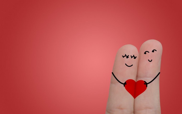 Парные обои сердце руками