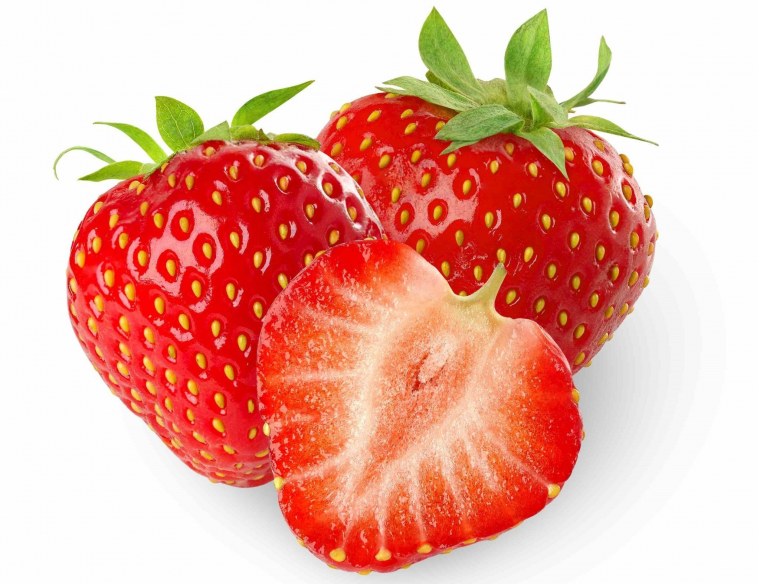 Клубника на белом фоне