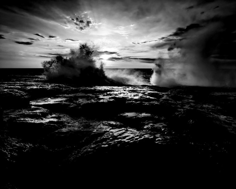 Черные волны на рабочий стол