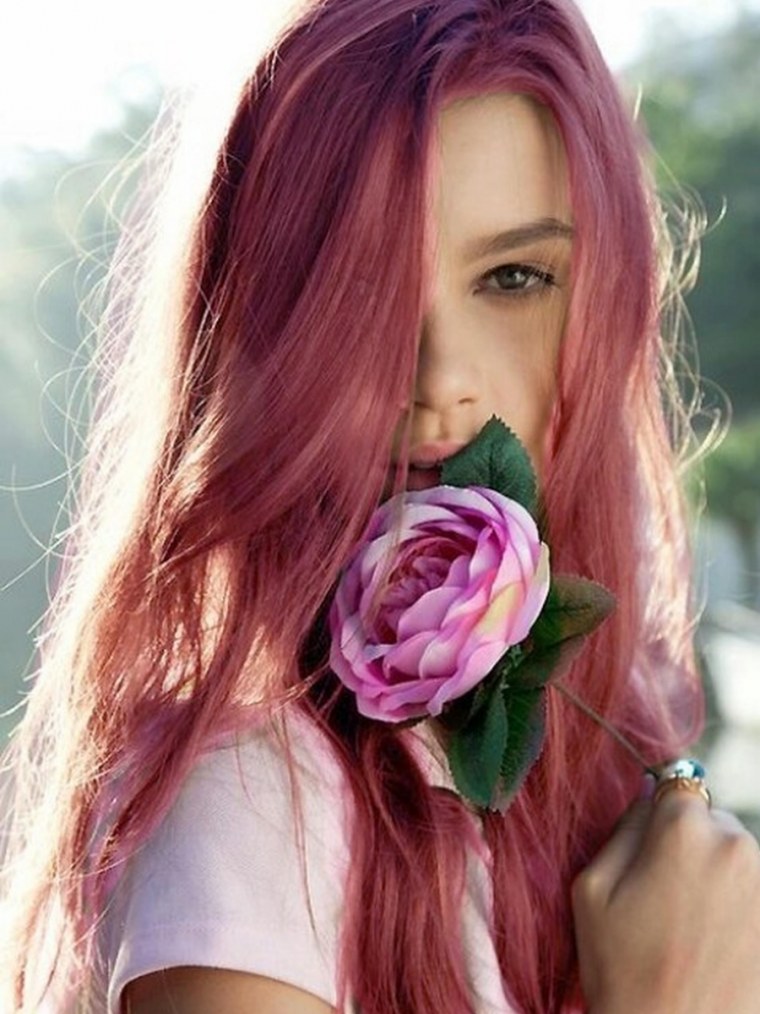 Девушка с розой