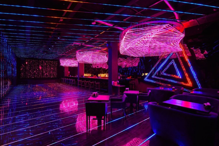 Танцпол в клубе