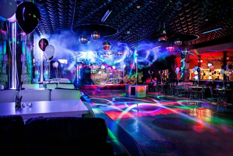 Неоновый клуб