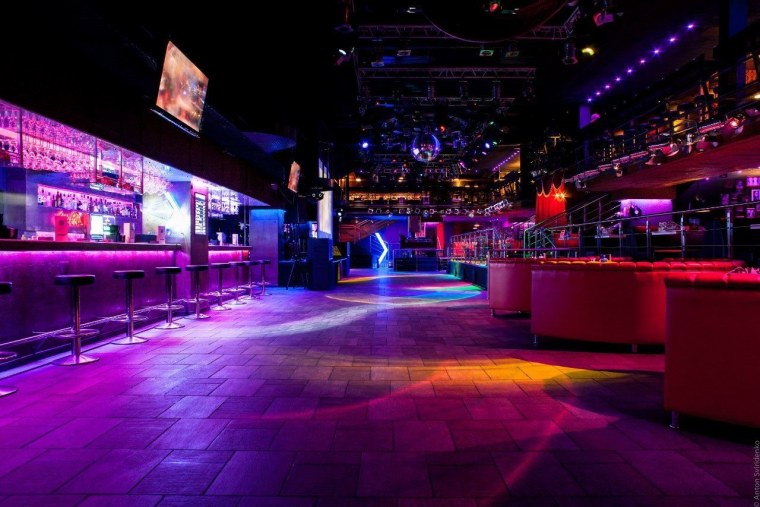 Танцпол в клубе