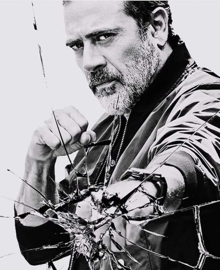 Джеффри Дин Морган Ниган лысый