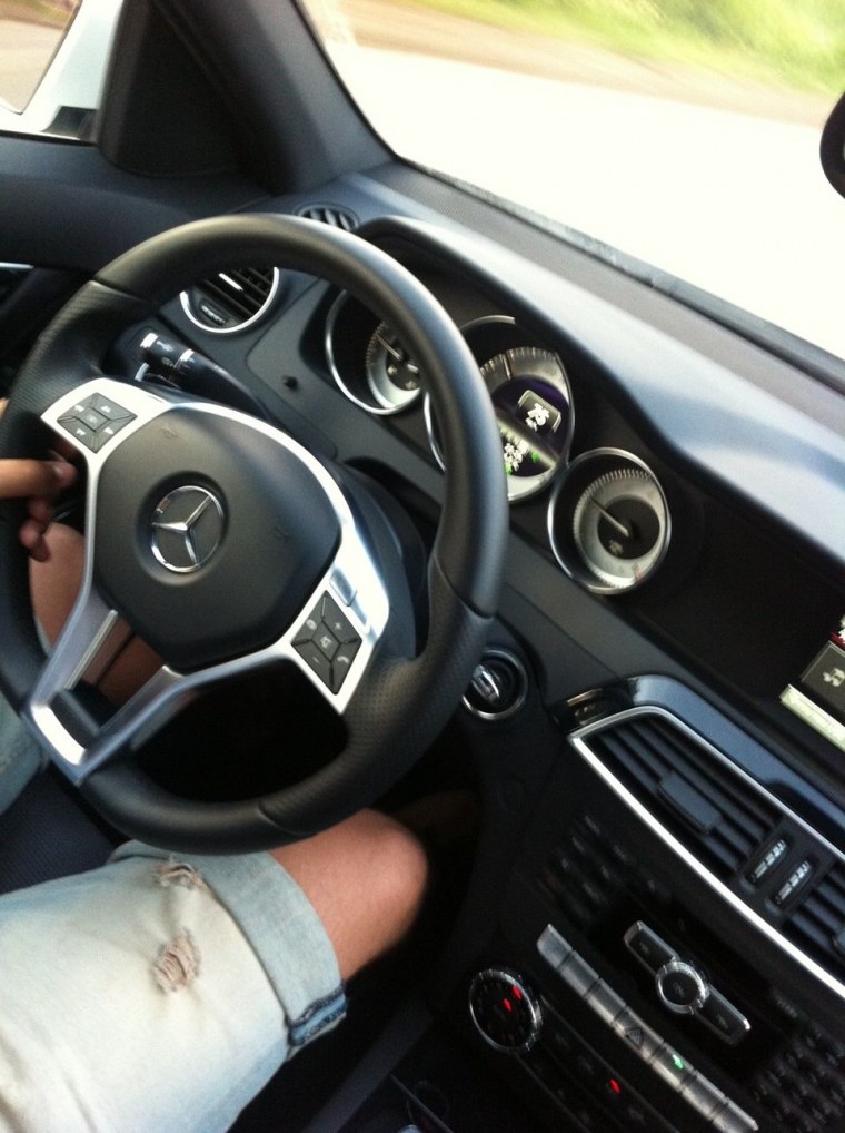 Мерседес е300 2013 за рулём