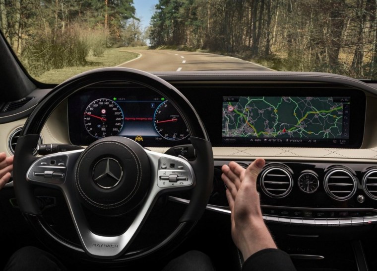 W222 Mercedes за рулем