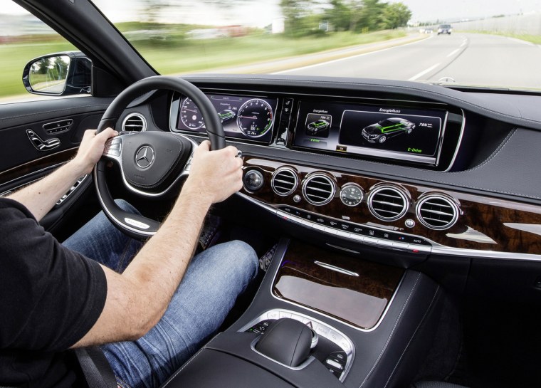 Вид за рулем Мерседес