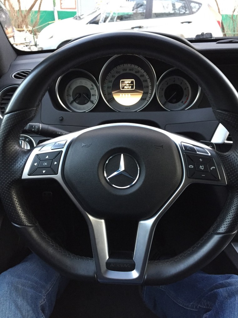За рулем Мерседес w221