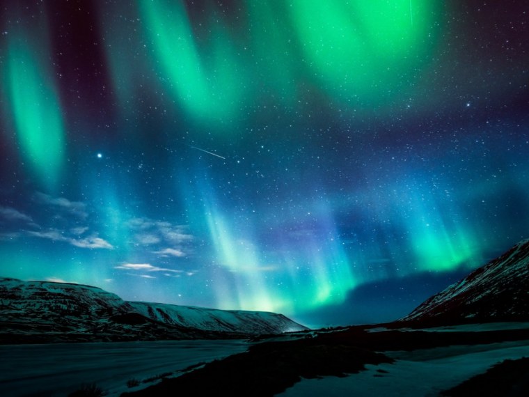 Сполохи Северного сияния фон