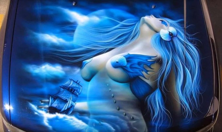 Аэрография на капот автомобиля