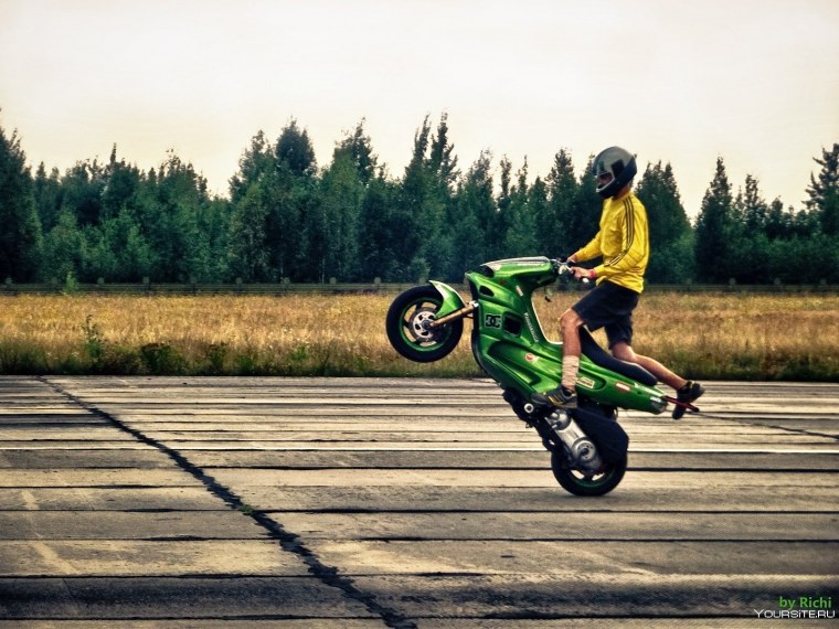 Стант на скутере фзм