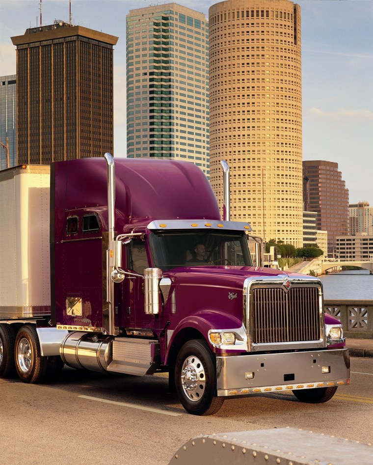 Тягач Кенворт t2000