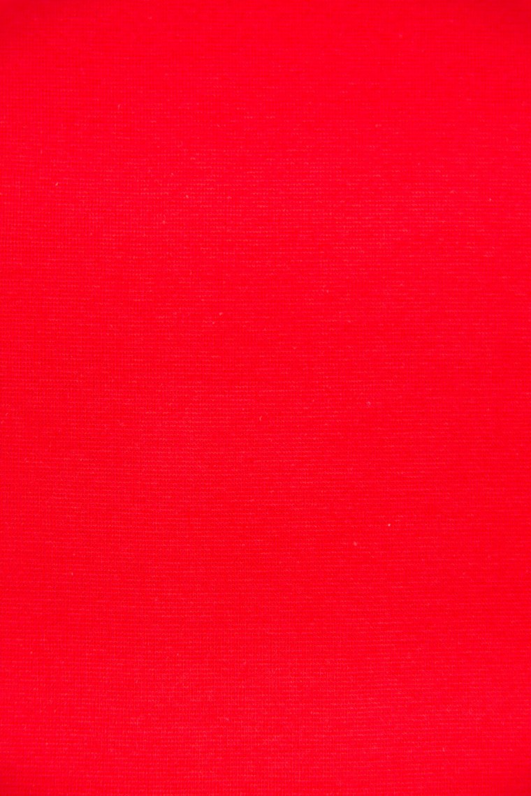 Ярко красный цвет