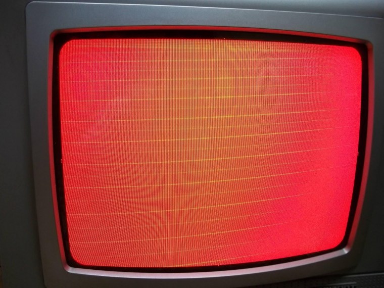 Красные полоски на экране