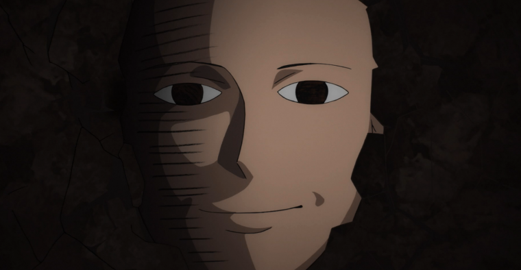 Каменная скульптура на стене